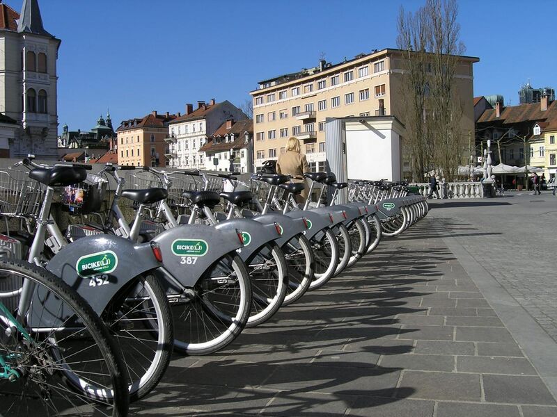 File:BicikeLJ Ljubljana-Prešernov trg.JPG