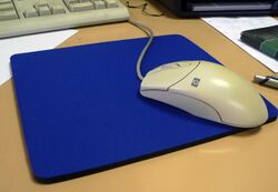 HP mouse and mousepad 20060803.jpg