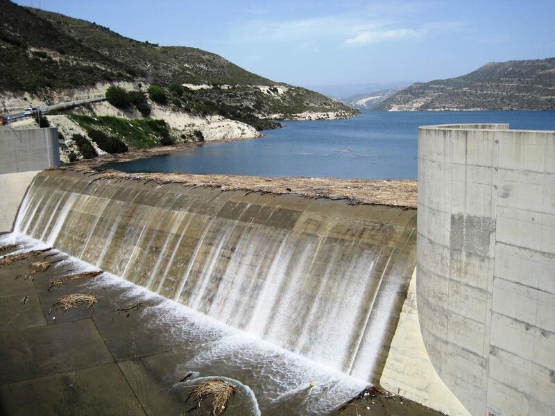 File:Kouris Dam - overflow day 8 April 2012.jpg