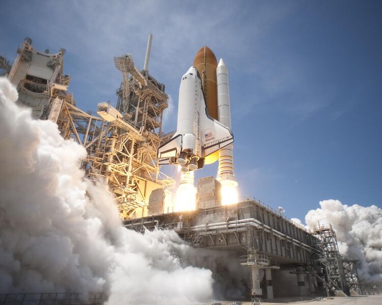 File:Space Shuttle Atlantis launches from KSC on STS-132 side view.jpg