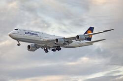 747-8i Lufthansa on final approach at SBGR.jpg
