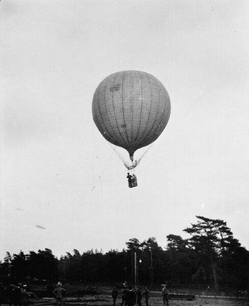 File:Observation balloon RAE-O982a.jpg