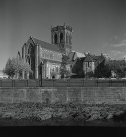 Paisley abbey.jpg