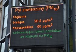 Pył zawieszony Komunikat o jakości powietrza w Katowicach 7.10.2011 godz. 9.10.JPG