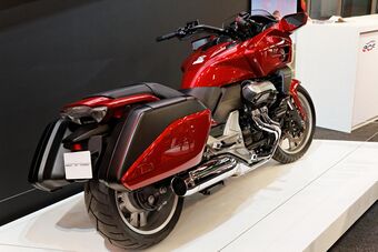 Salon de la Moto et du Scooter de Paris 2013 - Honda - CTX - 001.jpg