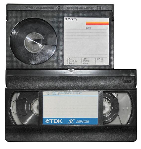 File:VHS vs Betamax size.jpg