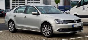 VW Jetta 1.6 TDI Highline (VI) – Frontansicht, 25. August 2013, Düsseldorf.jpg