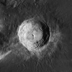 Aristarchus crater 4150 h3.jpg