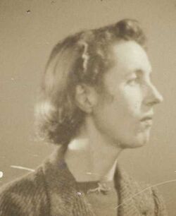 Averil Lysaght portrait 1940s crop.jpg