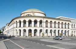 Gmach Giełdy i Banku Polskiego w Warszawie 2022.jpg