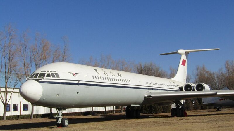 File:CAAC Il-62.jpg