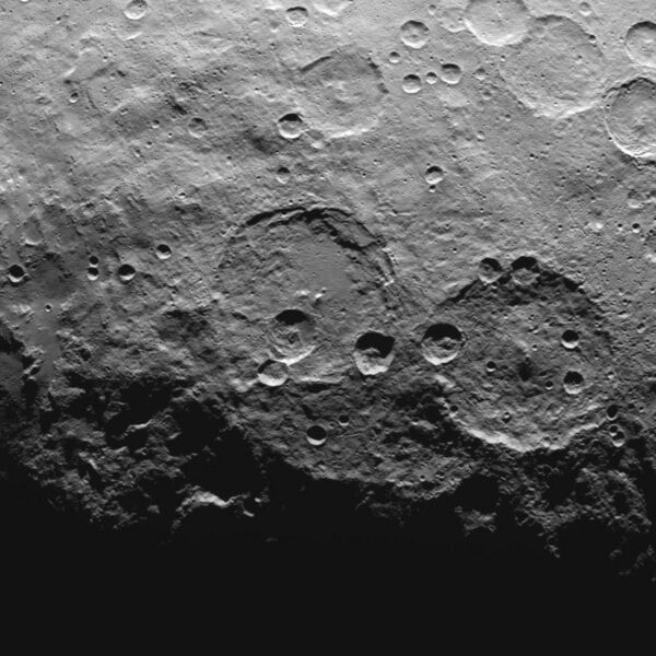 File:PIA19634-Ceres-DwarfPlanet-Dawn-2ndMappingOrbit-image54-20150625.jpg
