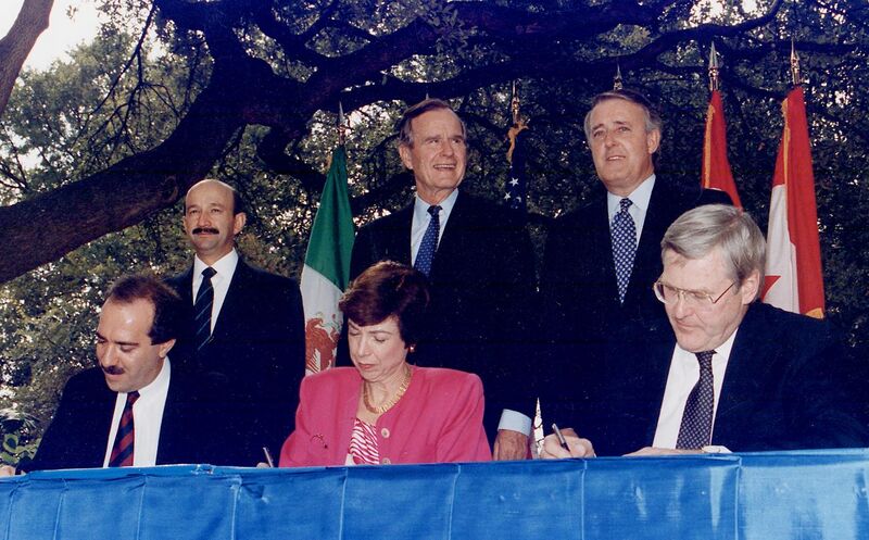 File:President Bush, Canadian Prime Minister Brian Mulroney and Mexican President Carlos Salinas participate in the... - NARA - 186460.jpg