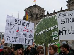 "FridaysForFuture" protest Berlin 14-12-2018 04.jpg