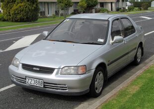 1994 Isuzu Gemini in NZ, front left.jpg