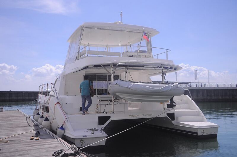 File:Catamaran at Straits Quay, Georgetown, Pulau Pinang, Malaysia..jpg