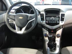 Chevrolet Cruze interior - PSM 2009.jpg
