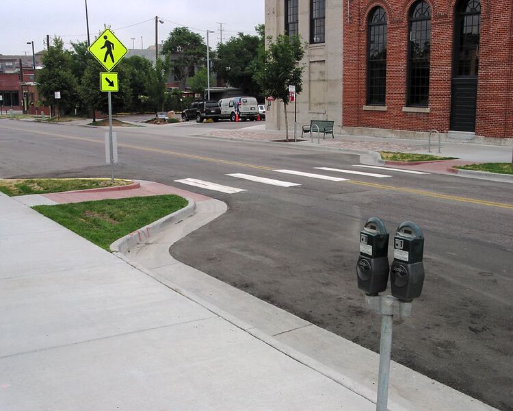 File:Curb extensions at midblock crosswalk.jpg