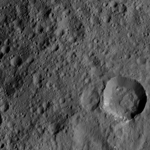 File:PIA20826-Ceres-DwarfPlanet-Dawn-4thMapOrbit-LAMO-image126-20160615.jpg