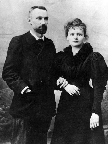 File:Pierre Curie et Marie Sklodowska Curie 1895.jpg