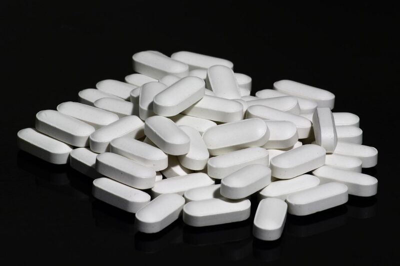 File:500 mg calcium supplements with vitamin D.jpg