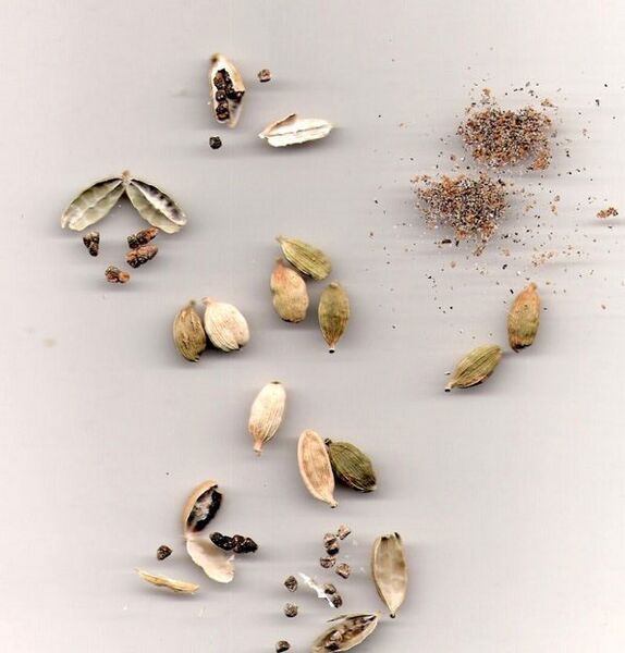 File:Cardamom-Dried-Seeds01.jpg