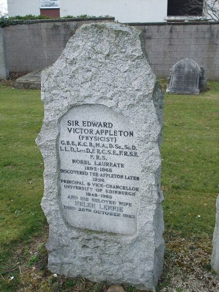 File:Grave of Sir Edward Appleton - geograph.org.uk - 1234267.jpg
