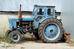 Трактор в Кузнецке.jpg