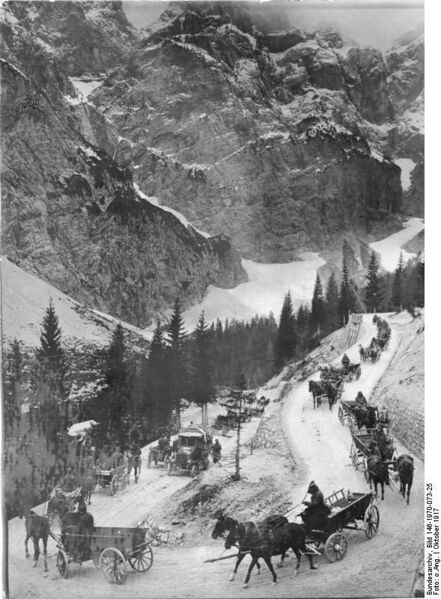 File:Bundesarchiv Bild 146-1970-073-25, Isonzo-Schlacht, Trainkolonne am Moistroka-Pass.jpg