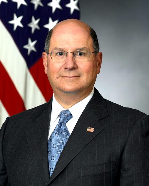 File:Donald Winter, official photo as Secretary of the Navy, 2006.jpg
