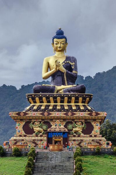 File:Large Gautama Buddha statue in Buddha Park of Ravangla, Sikkim.jpg