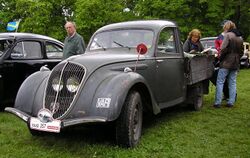 Peugeot 202 (2).jpg