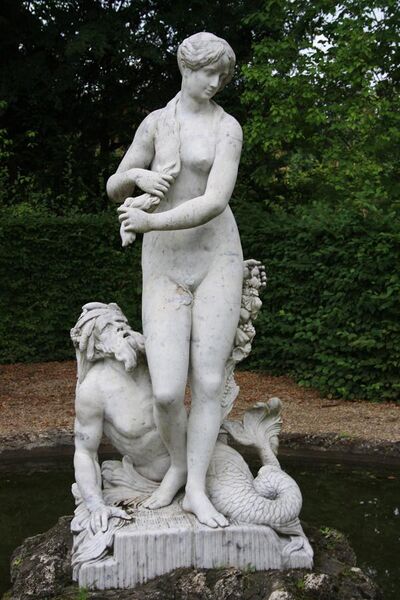 File:Schwetzingen Schlosspark Skulpturen 18.jpg
