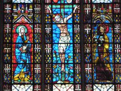 Troyes (10) Basilique Saint-Urbain Vitrail de la Crucifixion.jpg