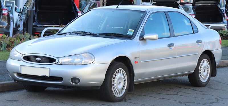 File:2000 Ford Mondeo LX 2.0 Front.jpg