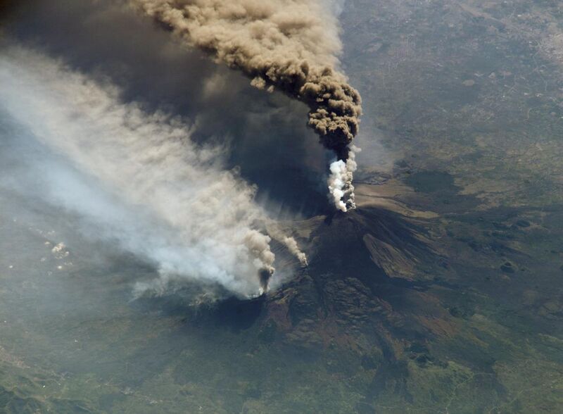 File:Etna eruption seen from the International Space Station.jpg