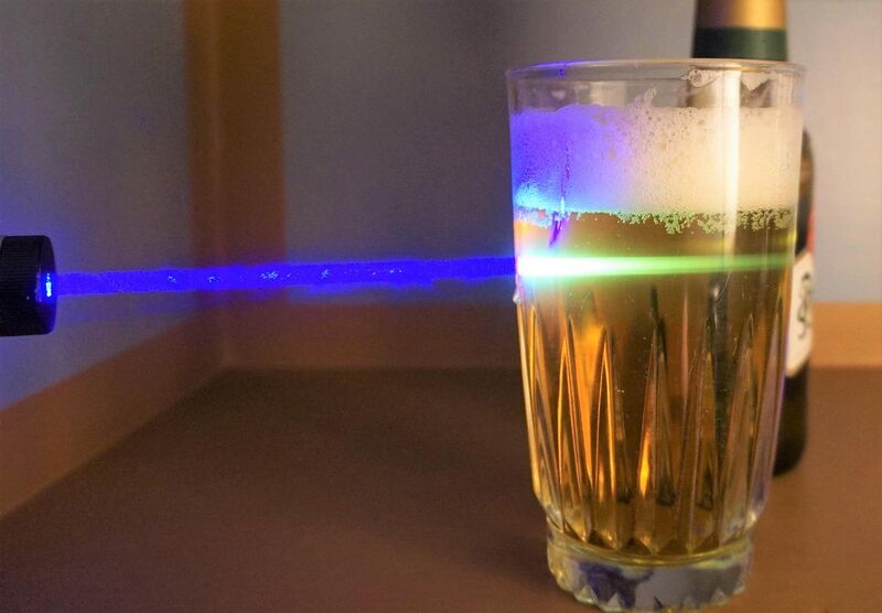 File:Fluorescence in beer @ 450nm illumination.jpg
