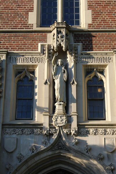 File:Statue of Portia, Martha Cook Building, University of Michigan, Ann Arbor.JPG