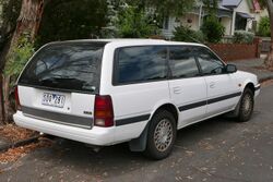 1992 Mazda 626 (GV Series 2) 2.2i station wagon (2016-01-04) 02.jpg