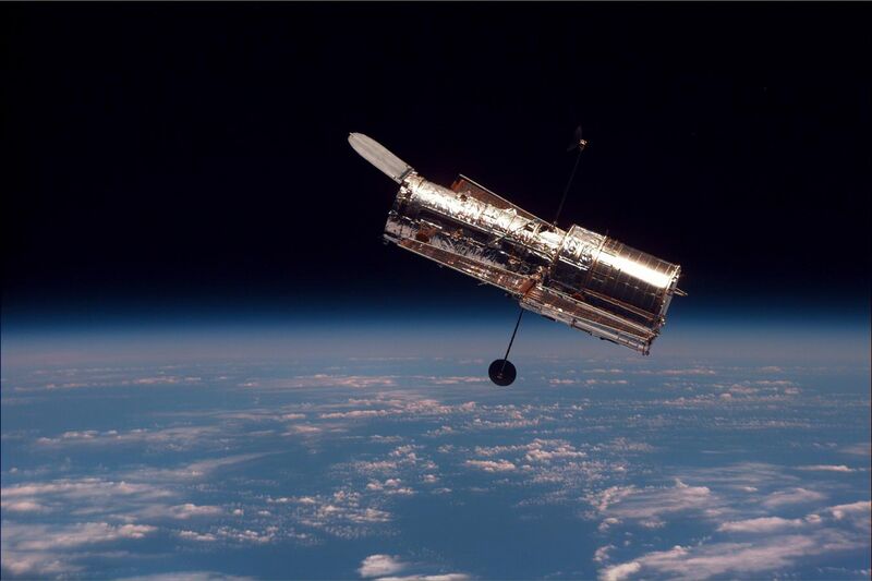 File:Hubble 01.jpg