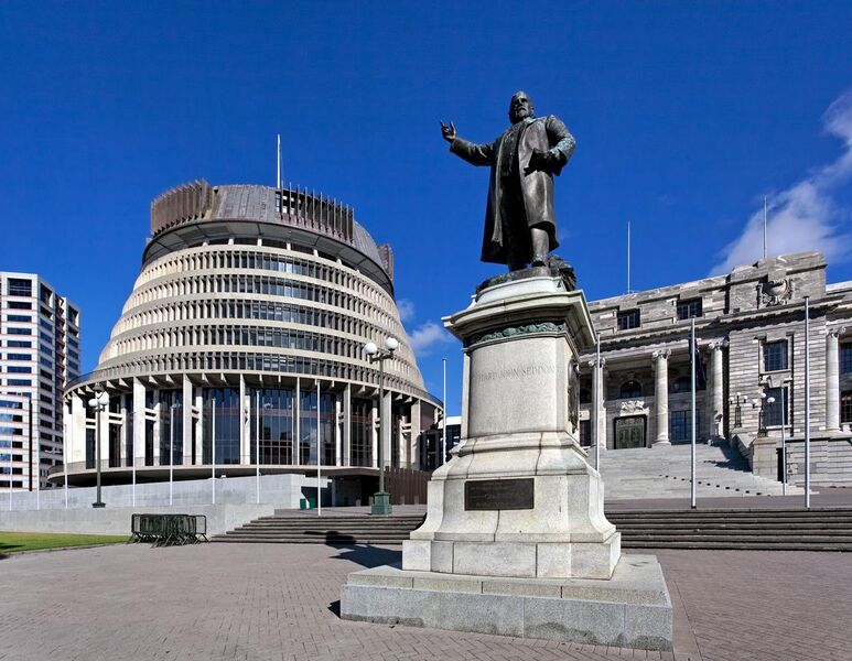 File:Seddon Statue in Parliament Grounds.jpg