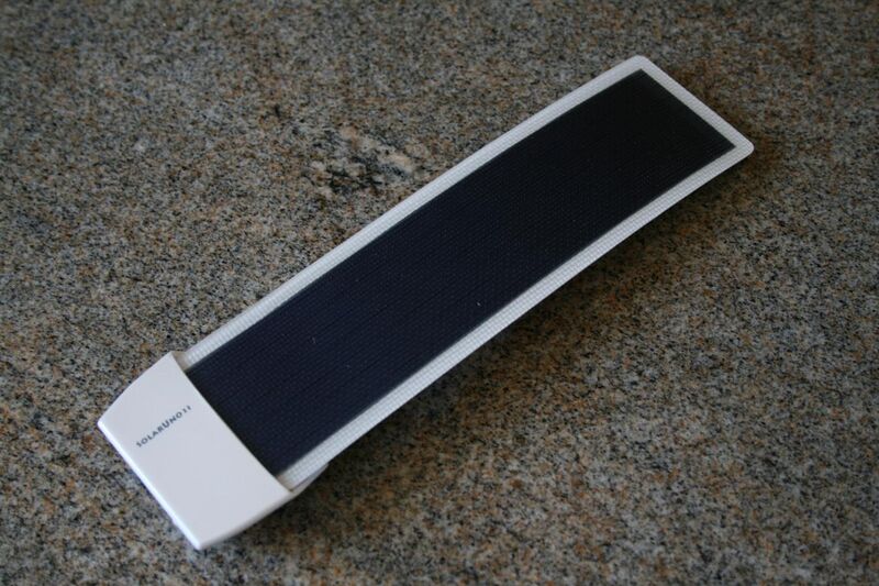 File:Solar charger-001-front.jpg