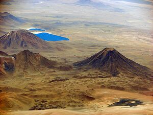 Volcan del Altiplano (24830134013).jpg