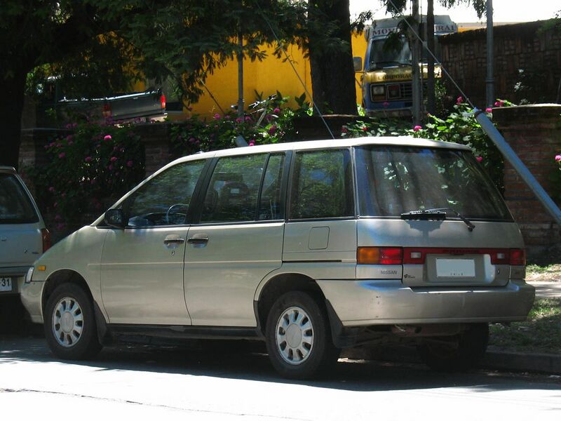 File:Nissan Prairie 2.0 4x4 1991 (23007107593).jpg