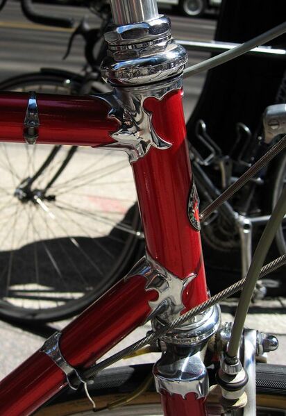 File:Schwinn Paramount bicycle frame.jpg