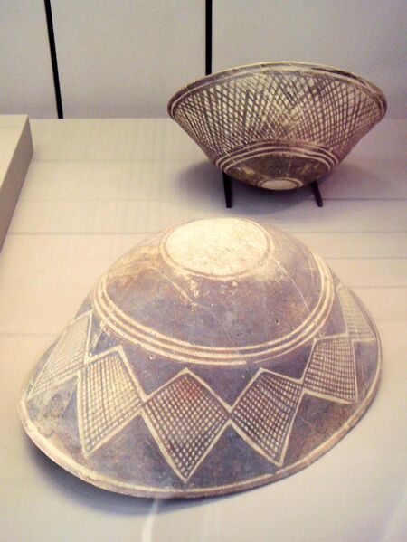 File:Ubaid III campaniform pottery 5300-4700 BC Louvre Museum.jpg