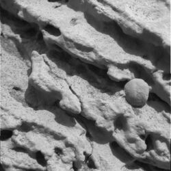 Opportunity photo of Mars outcrop rock.jpg