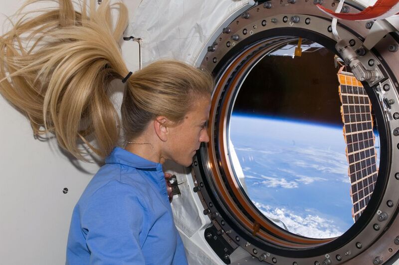File:STS-124 Karen window.jpg