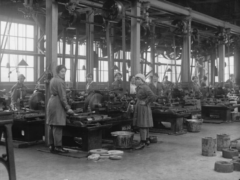 File:Women workers in the New Gun Factory Woolwich WWI IWM Q 27845.jpeg