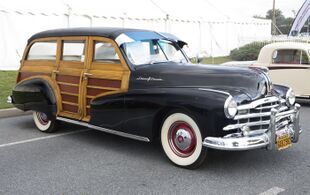 1948 Pontiac Streamliner Station Wagon, front right (Hershey 2019).jpg